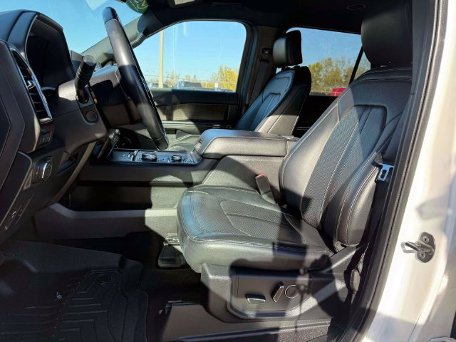 Used 2018 Ford Expedition Limited AWD/4WD image 18