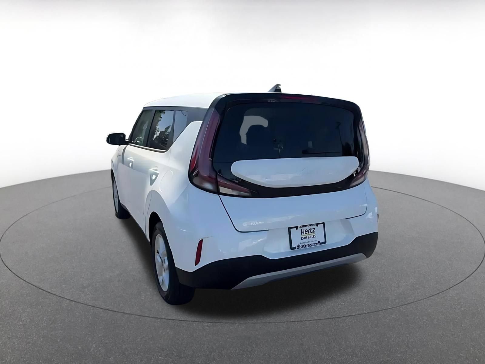 Used 2025 Kia Soul LX w/ LX Technology Package FWD image 11