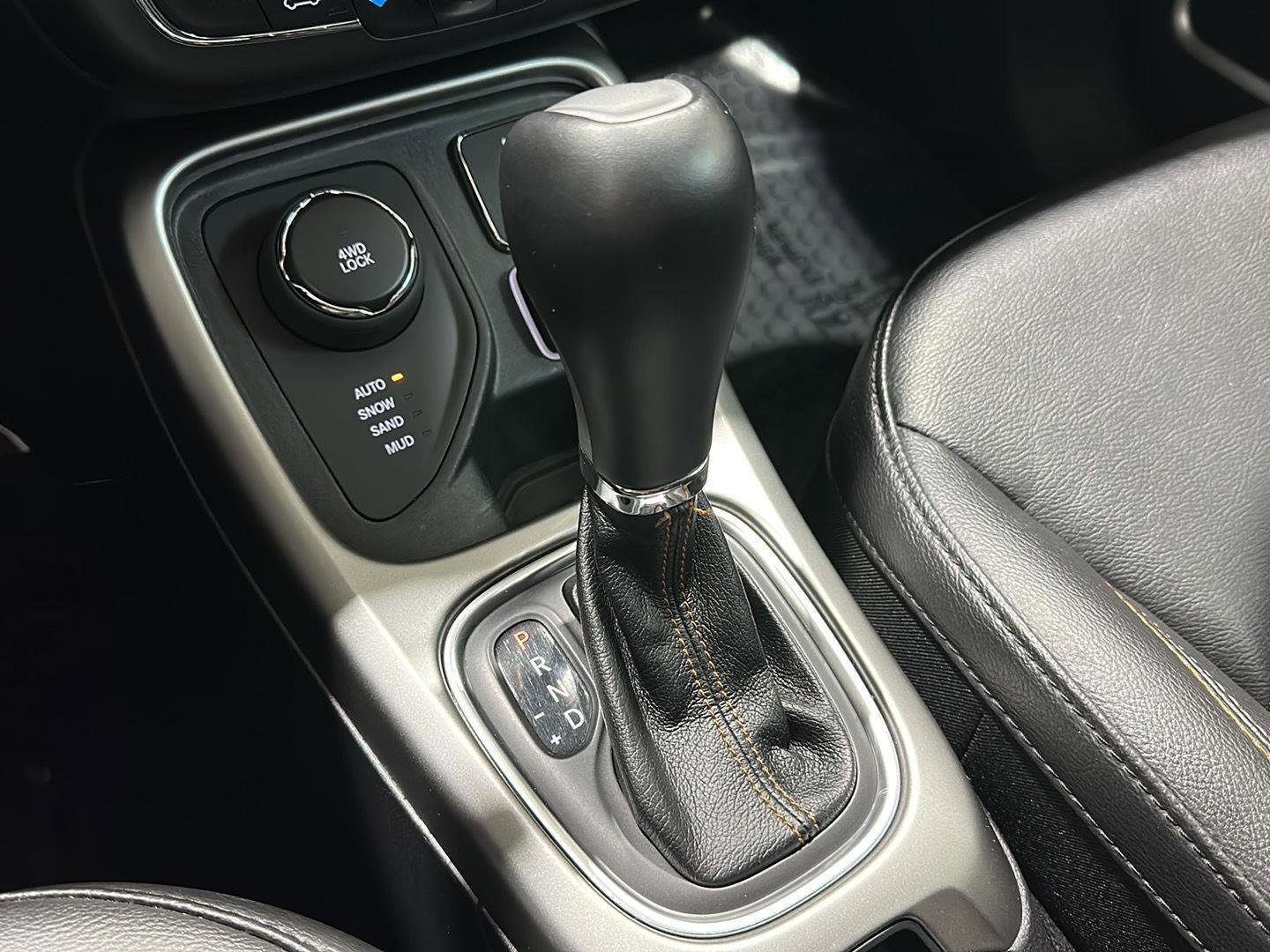 Used 2019 Jeep Compass Latitude w/ Popular Equipment Group image 14