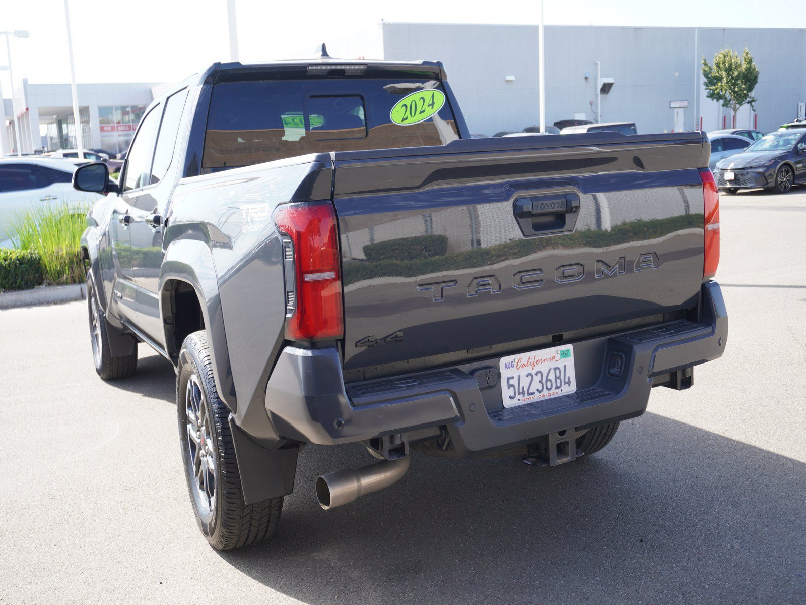 Used 2024 Toyota Tacoma TRD Sport w/ TRD Sport Upgrade Package AWD/4WD image 9