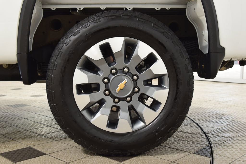 Used 2024 Chevrolet Silverado 2500 Custom w/ Custom Value Package image 19