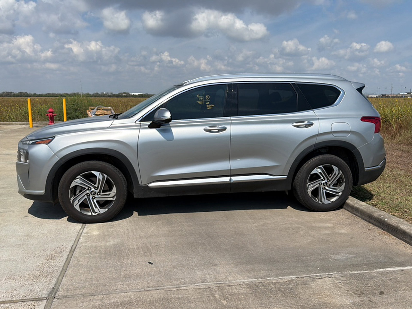 Used 2023 Hyundai Santa Fe SEL w/ Premium Package FWD image 4