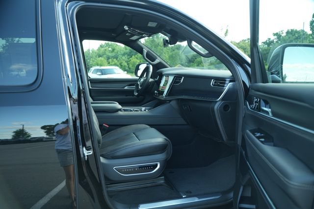 New 2026 Jeep Grand Wagoneer Summit AWD/4WD image 19