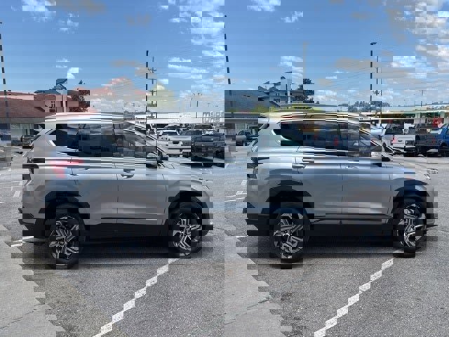 Used 2023 Hyundai Santa Fe SEL image 7