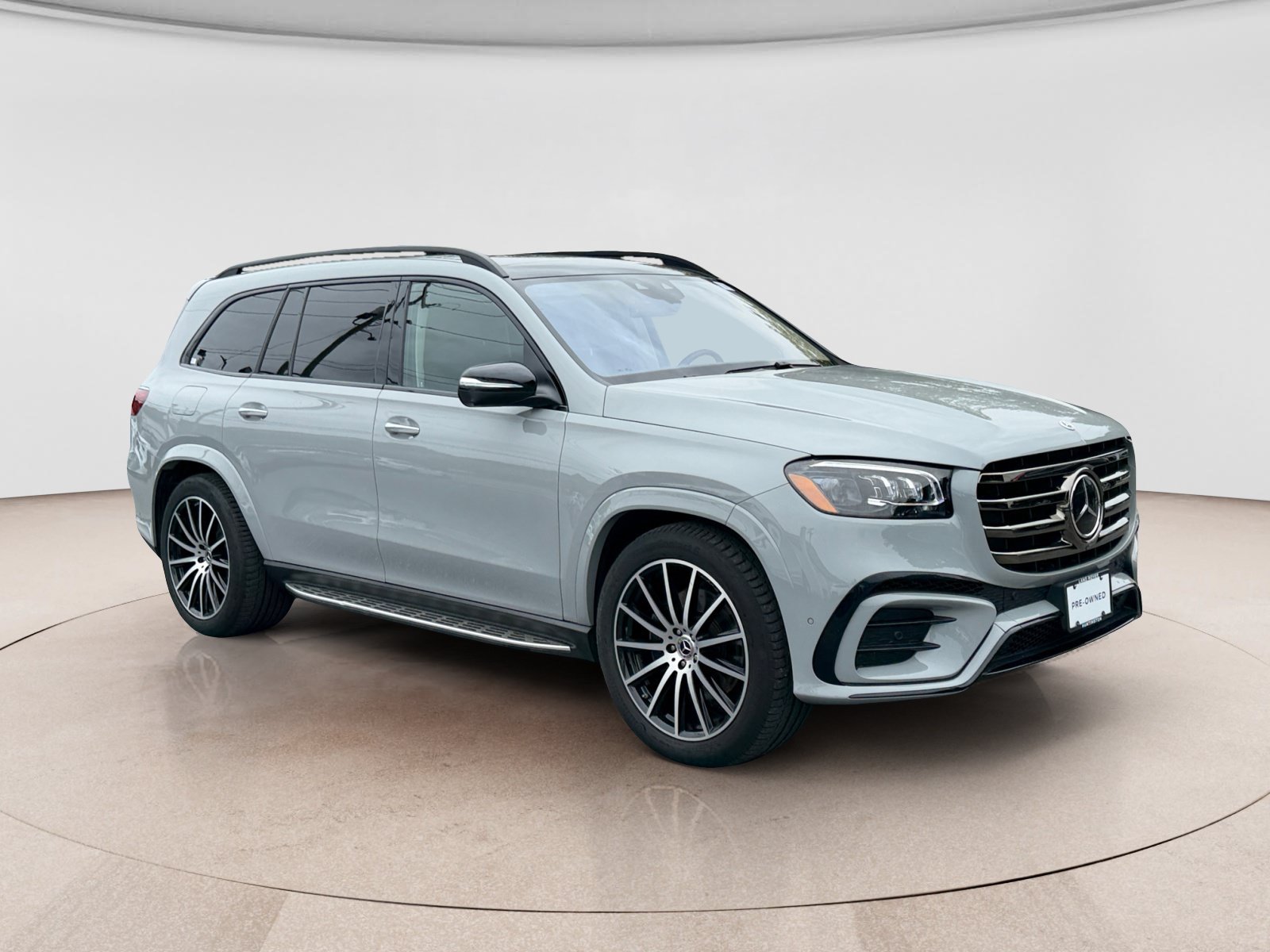 Used 2025 Mercedes-Benz GLS 580 4MATIC image 7