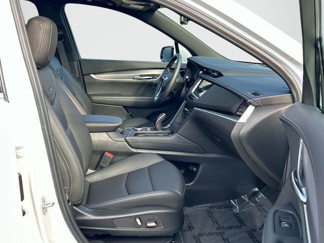 Used 2025 Cadillac XT6 Luxury image 22