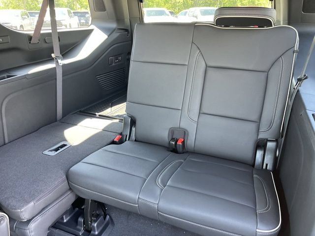 New 2026 Chevrolet Suburban Premier w/ Sun And Tow Package AWD/4WD image 24