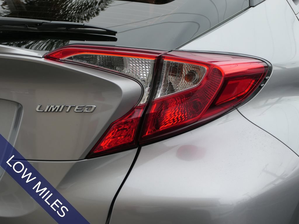 Used 2019 Toyota C-HR Limited FWD image 4