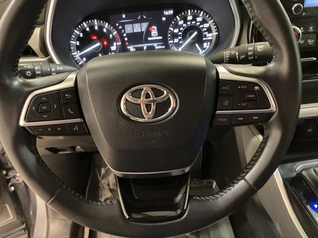 Used 2020 Toyota Highlander XLE image 13