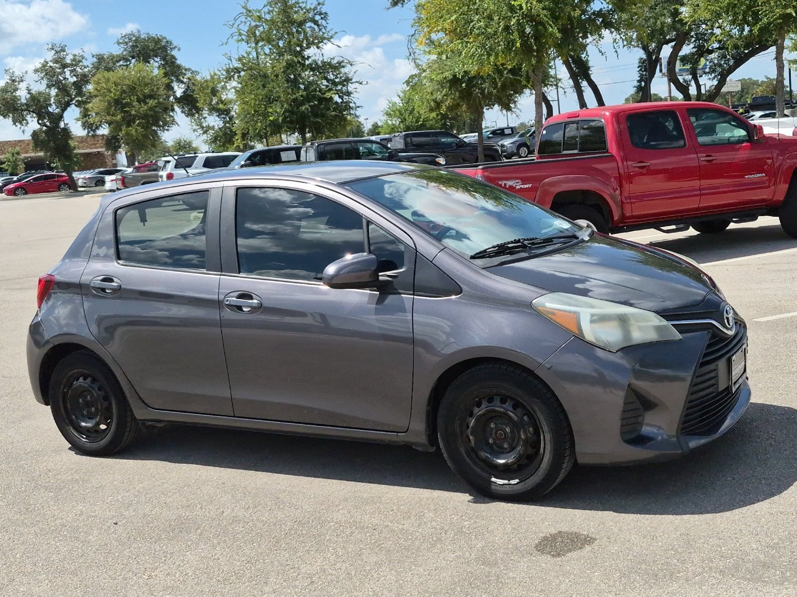 Used 2015 Toyota Yaris L FWD image 7