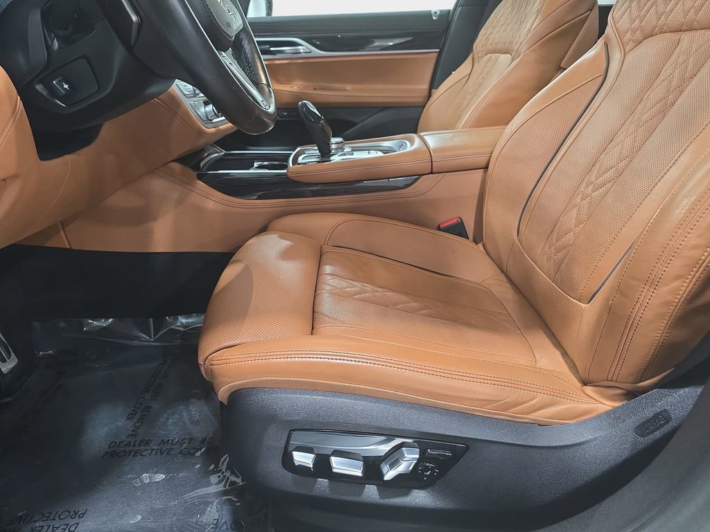 Used 2021 BMW 740i w/ M Sport Package RWD image 27