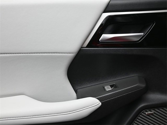 New 2025 Mitsubishi Outlander SE image 12