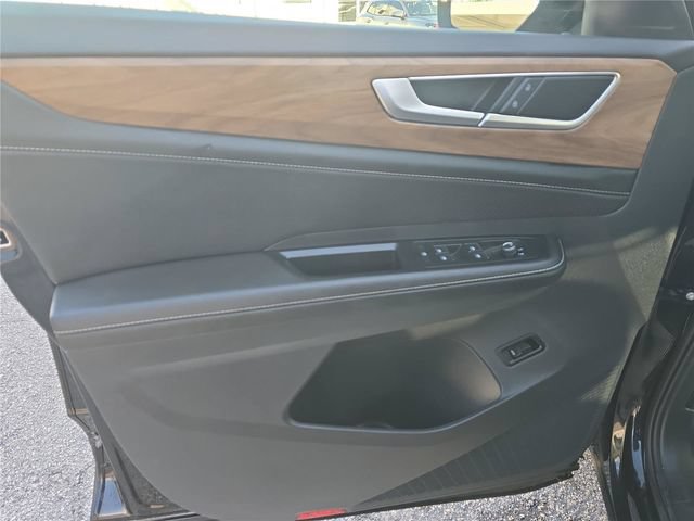Used 2025 Volkswagen Atlas SE FWD image 13