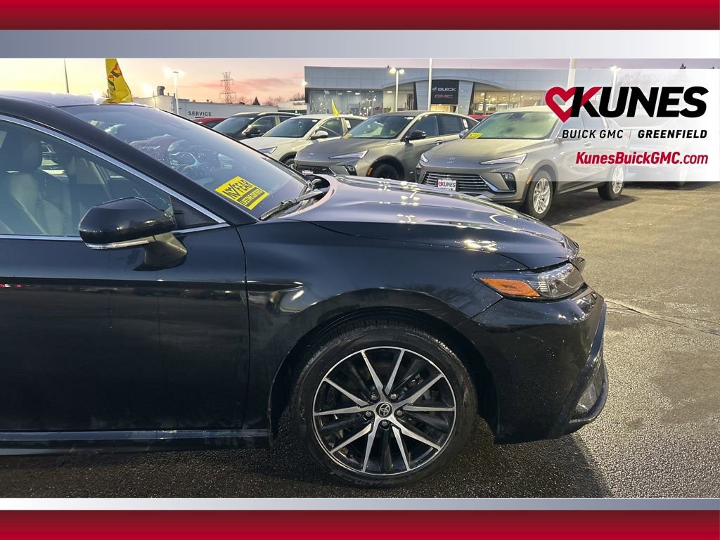 Used 2024 Toyota Camry SE image 14