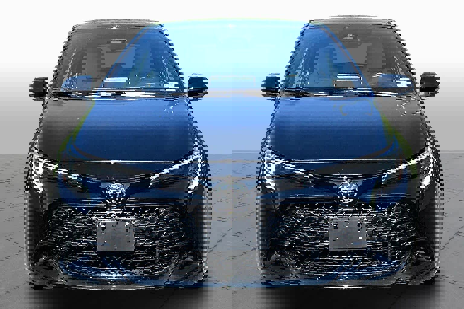 Used 2024 Toyota Corolla SE w/ SE Package FWD image 4