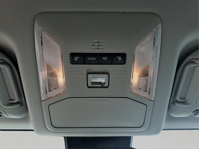 Used 2021 Toyota RAV4 XLE AWD/4WD image 20