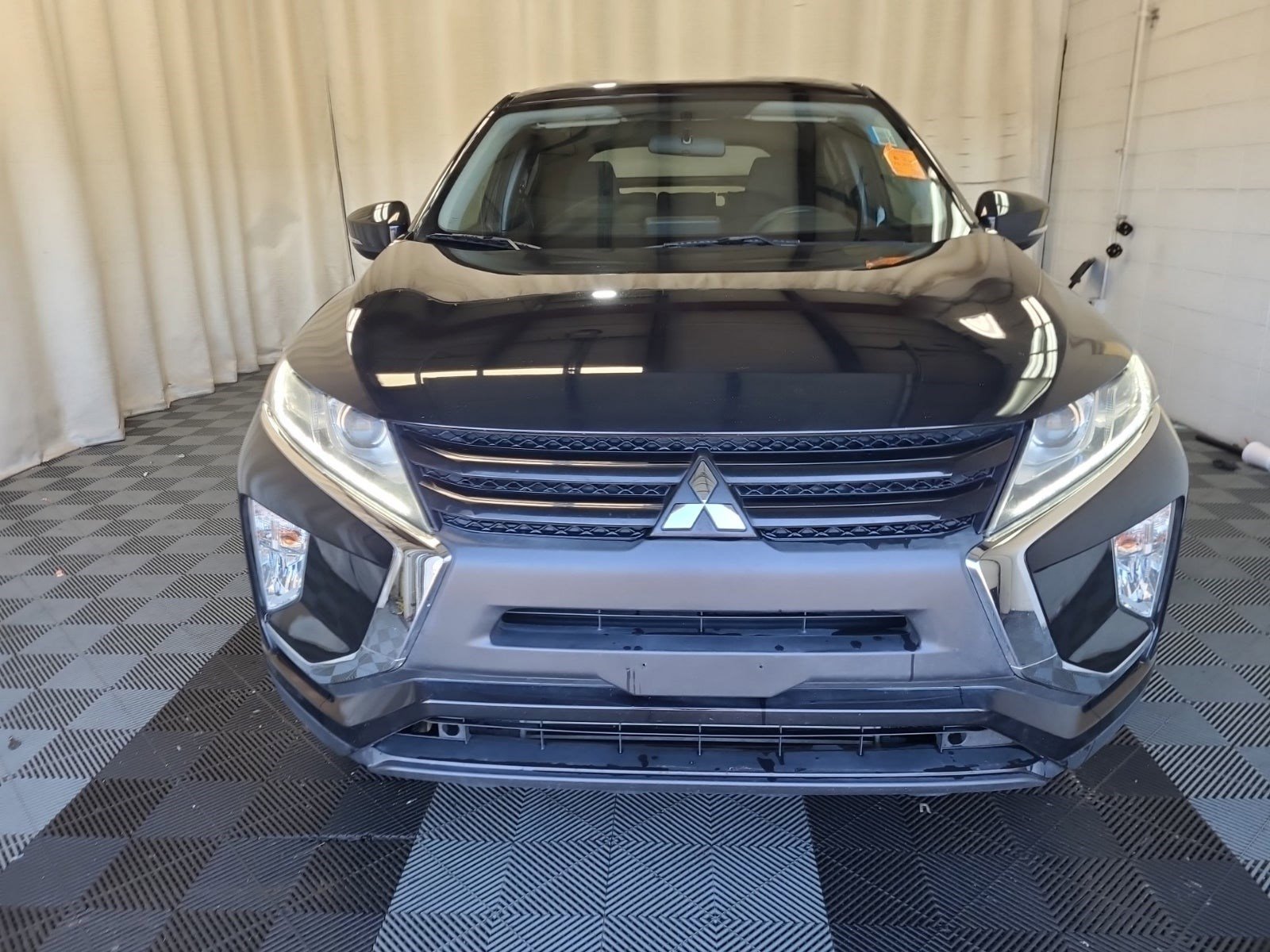 Used 2018 Mitsubishi Eclipse Cross LE image 2