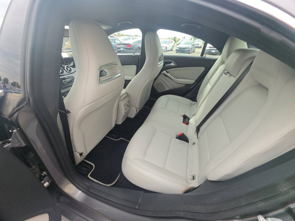 Used 2014 Mercedes-Benz CLA 250 4MATIC image 24