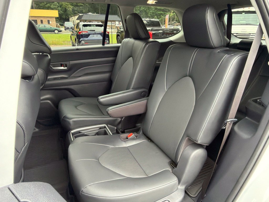 Used 2026 Toyota Grand Highlander AWD image 19