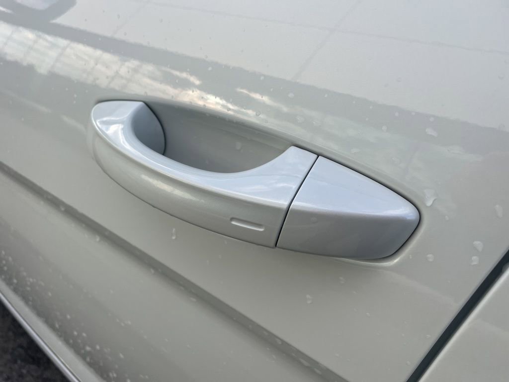 Used 2024 Volkswagen Atlas Cross Sport SEL R-Line image 19