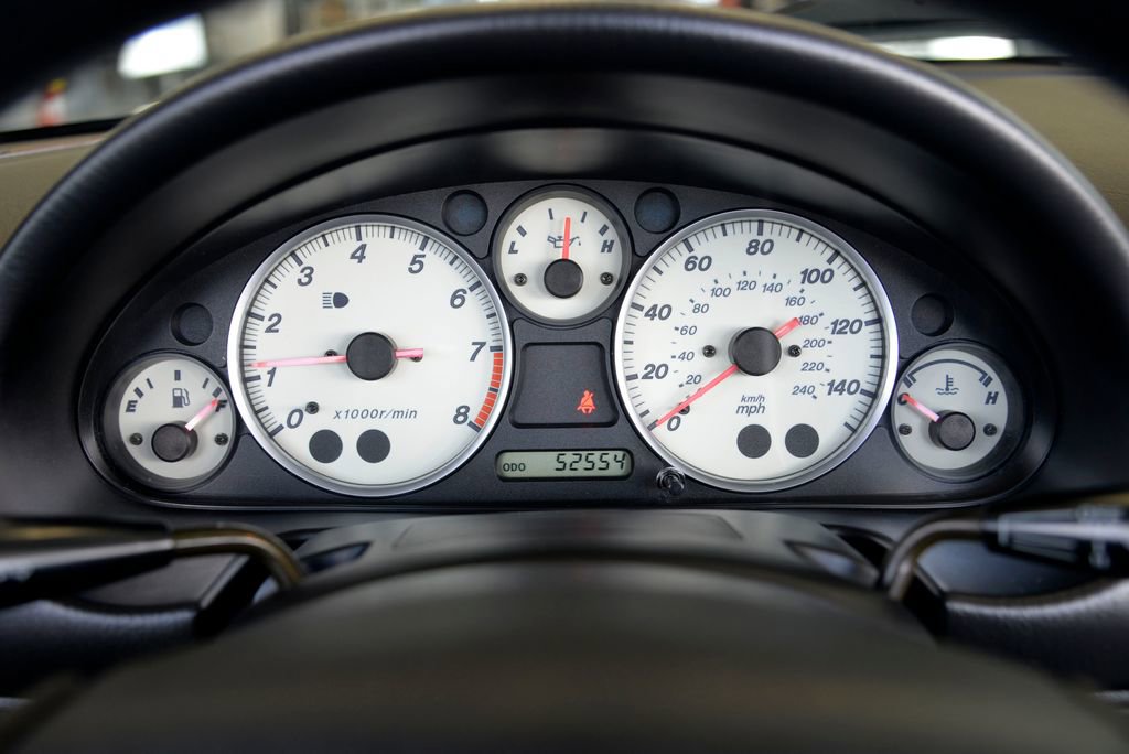 Used 2003 MAZDA MX-5 Miata RWD image 19