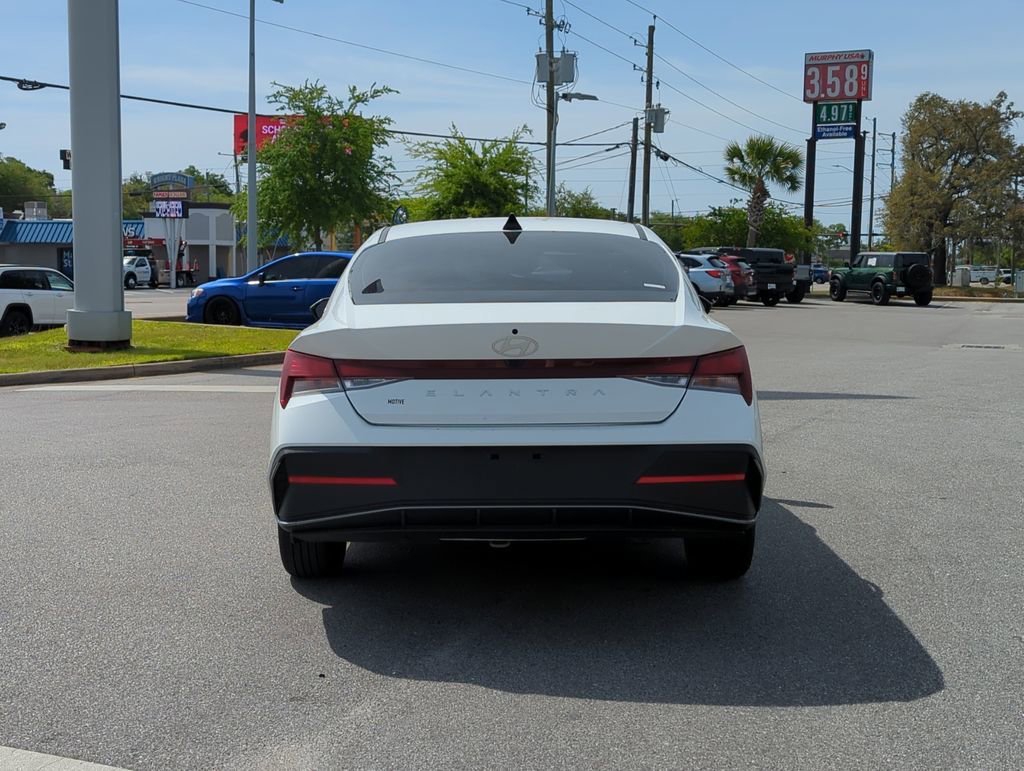Used 2024 Hyundai Elantra SEL image 6