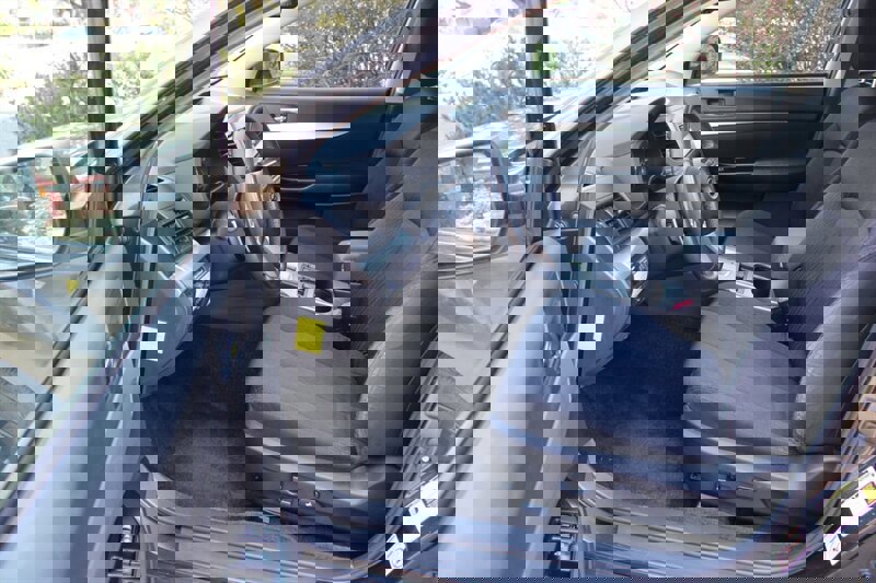 Used 2011 Subaru Legacy 2.5i Premium w/ All-Weather Pkg AWD/4WD image 5