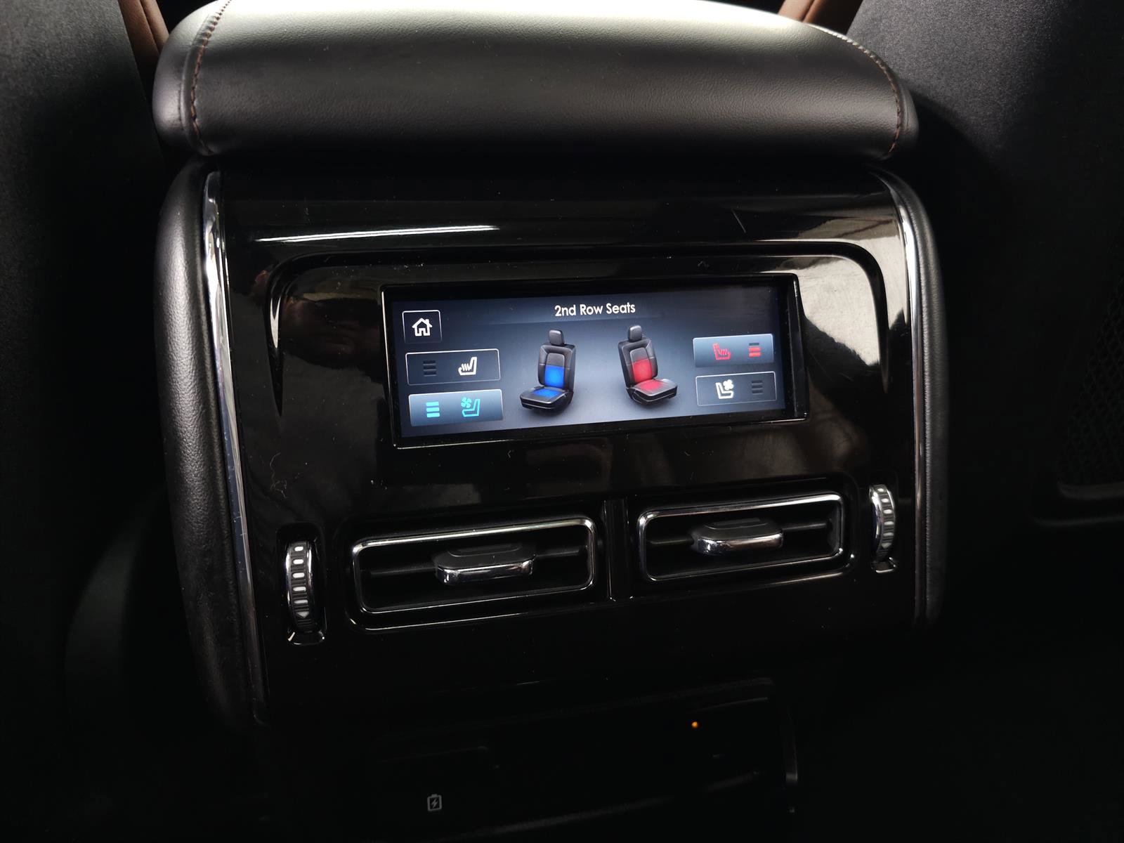 Used 2021 Lincoln Aviator Grand Touring w/ Elements Package Plus AWD/4WD image 32