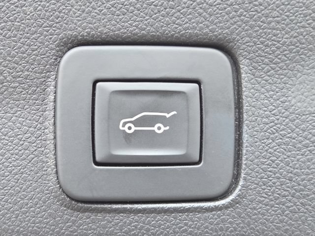 Used 2022 Chevrolet TrailBlazer RS w/ Sun and Liftgate Package AWD/4WD image 22