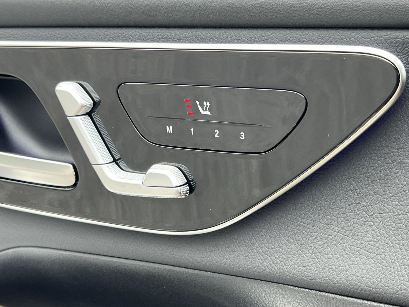 Certified 2026 Mercedes-Benz GLC 300 4MATIC image 40
