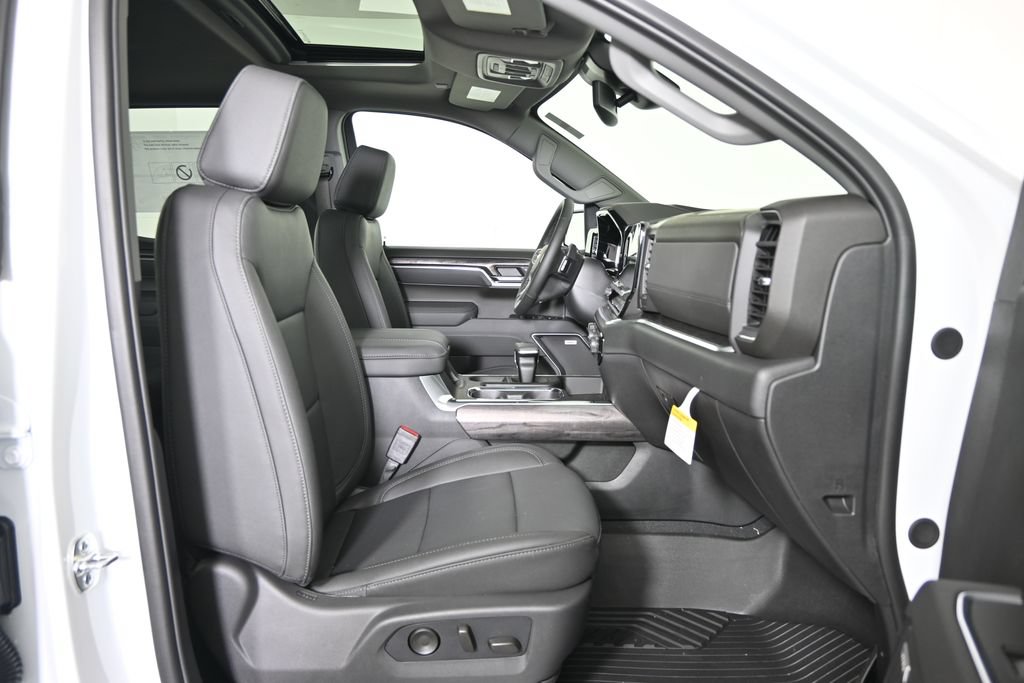 New 2026 Chevrolet Silverado 1500 LTZ w/ LTZ Premium Package AWD/4WD image 14