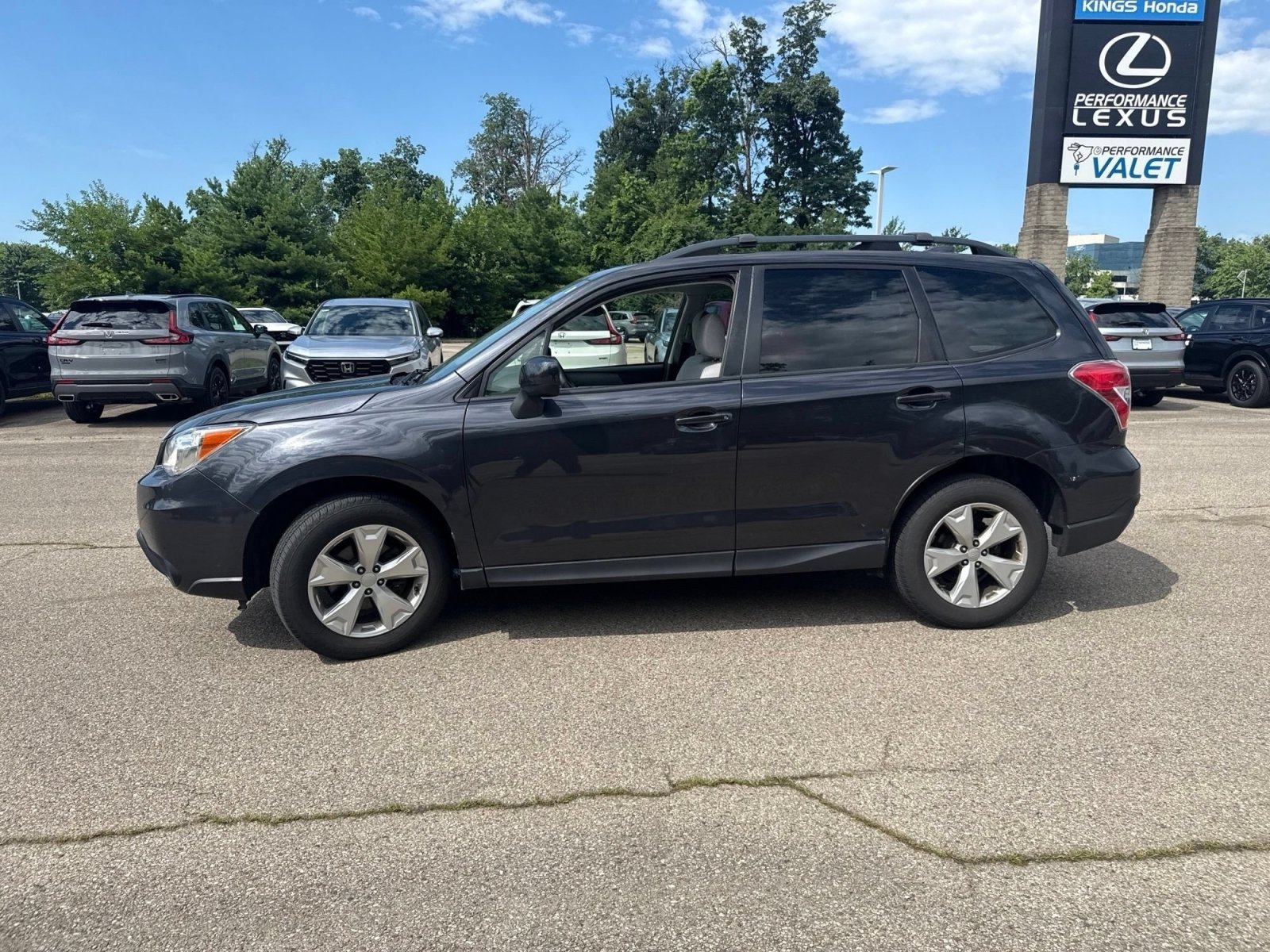 Used 2016 Subaru Forester 2.5i Premium AWD/4WD image 8