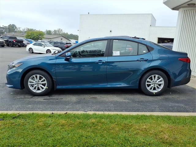New 2026 Toyota Camry LE image 2