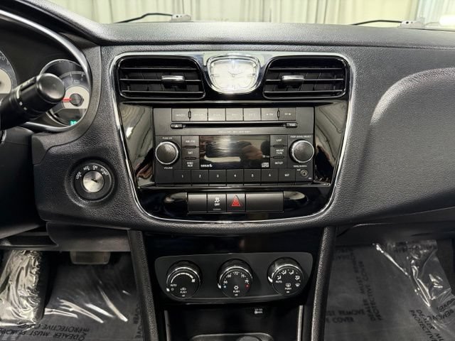 Used 2012 Chrysler 200 Touring FWD image 17