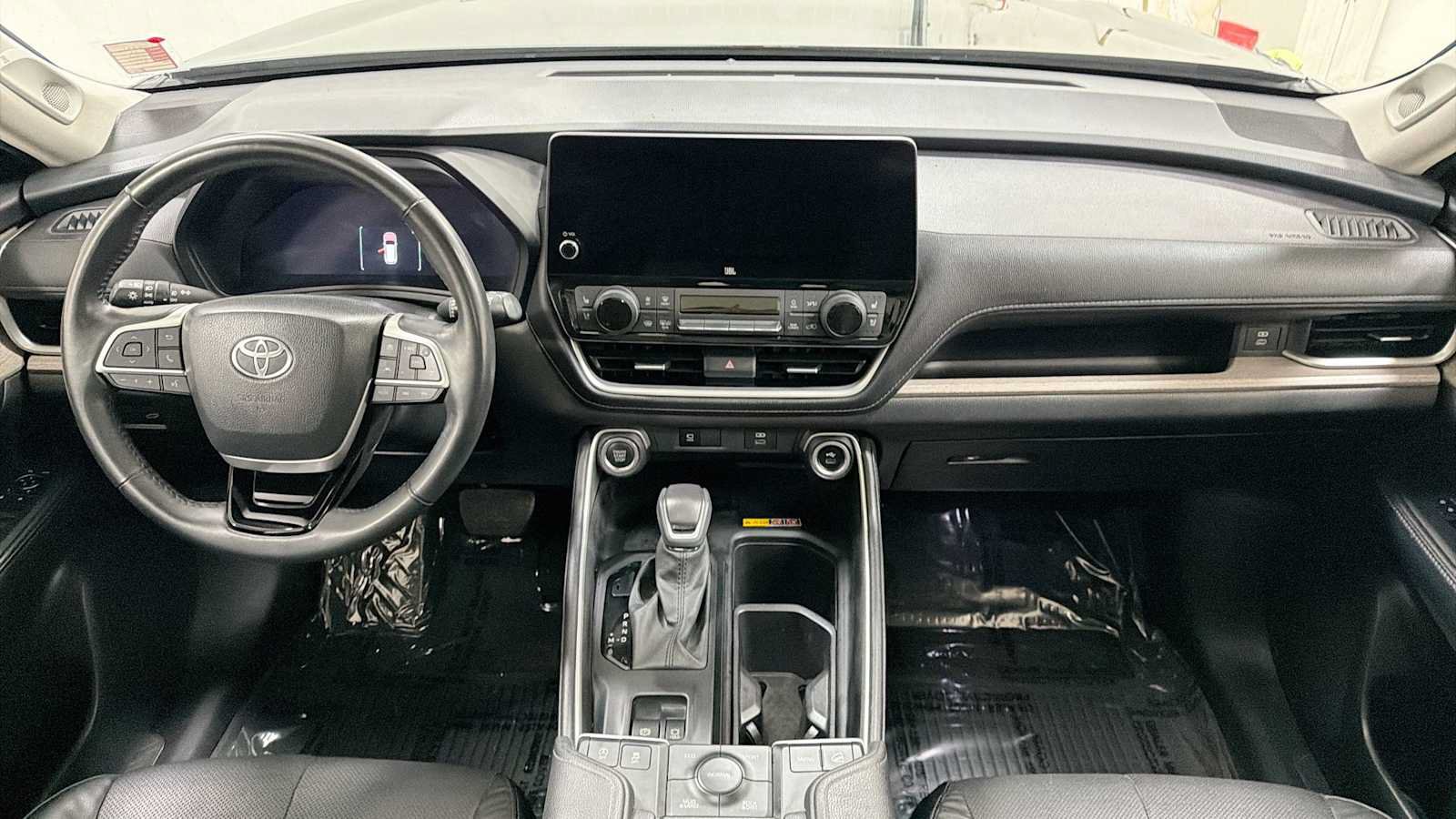 Certified 2024 Toyota Grand Highlander AWD image 28