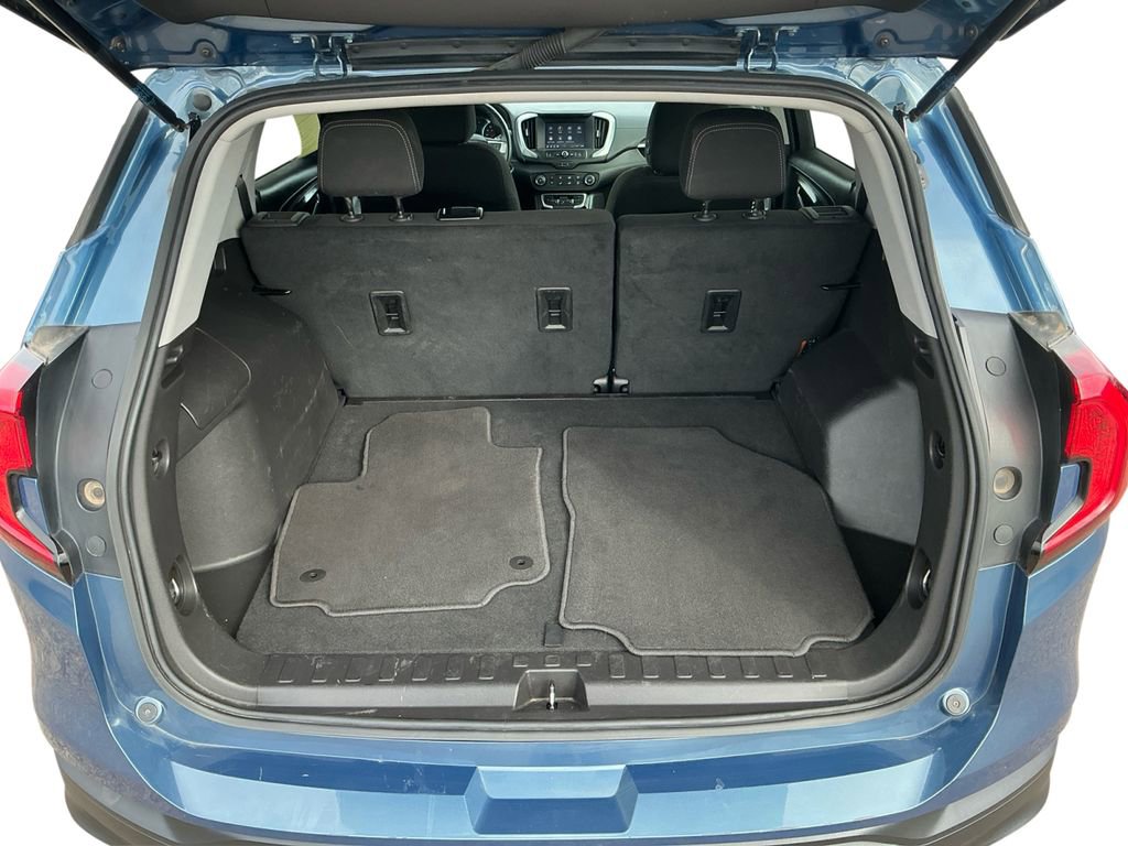 Used 2024 GMC Terrain SLE image 23
