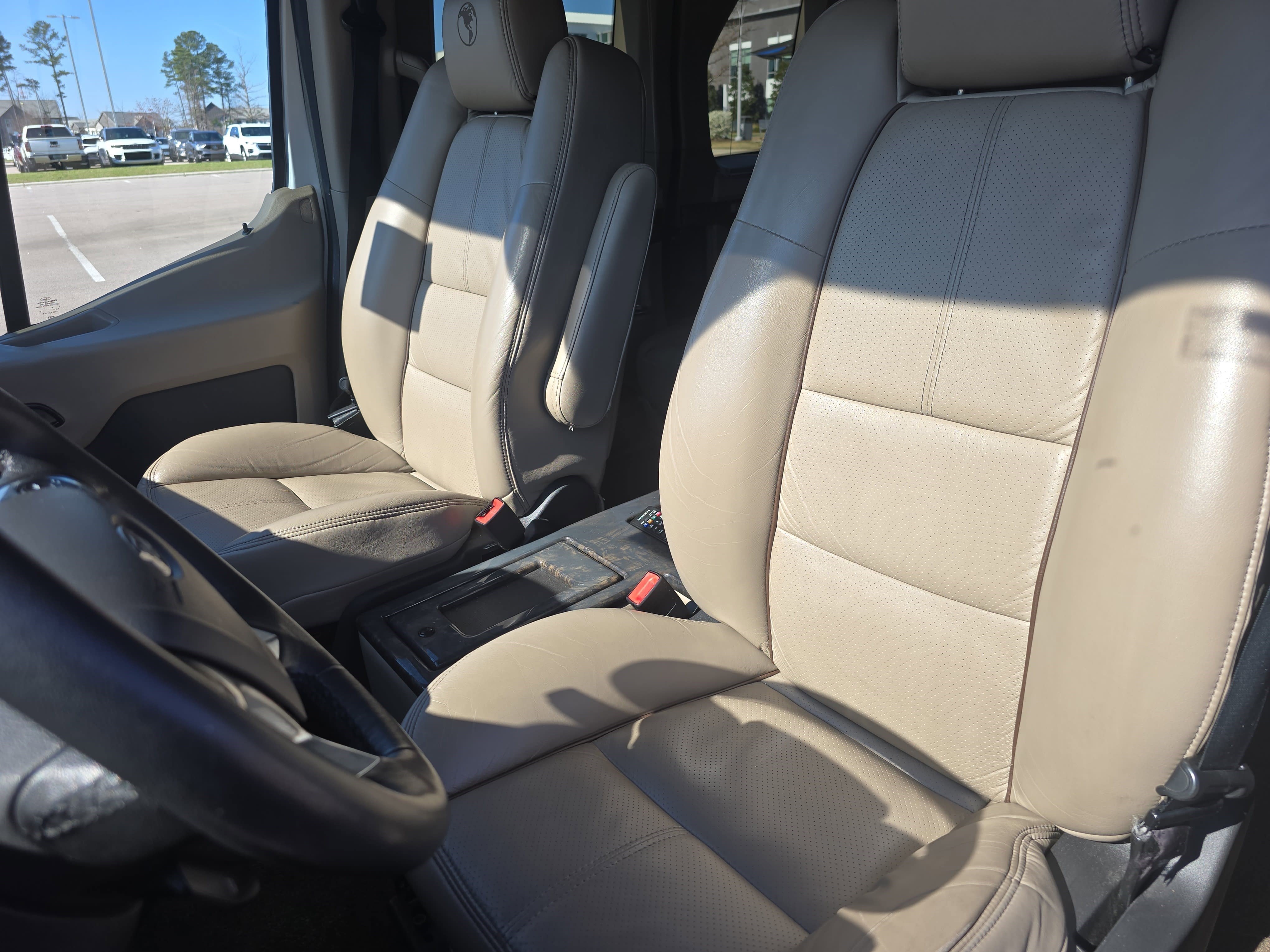 Used 2016 Ford Transit 150 XLT image 16