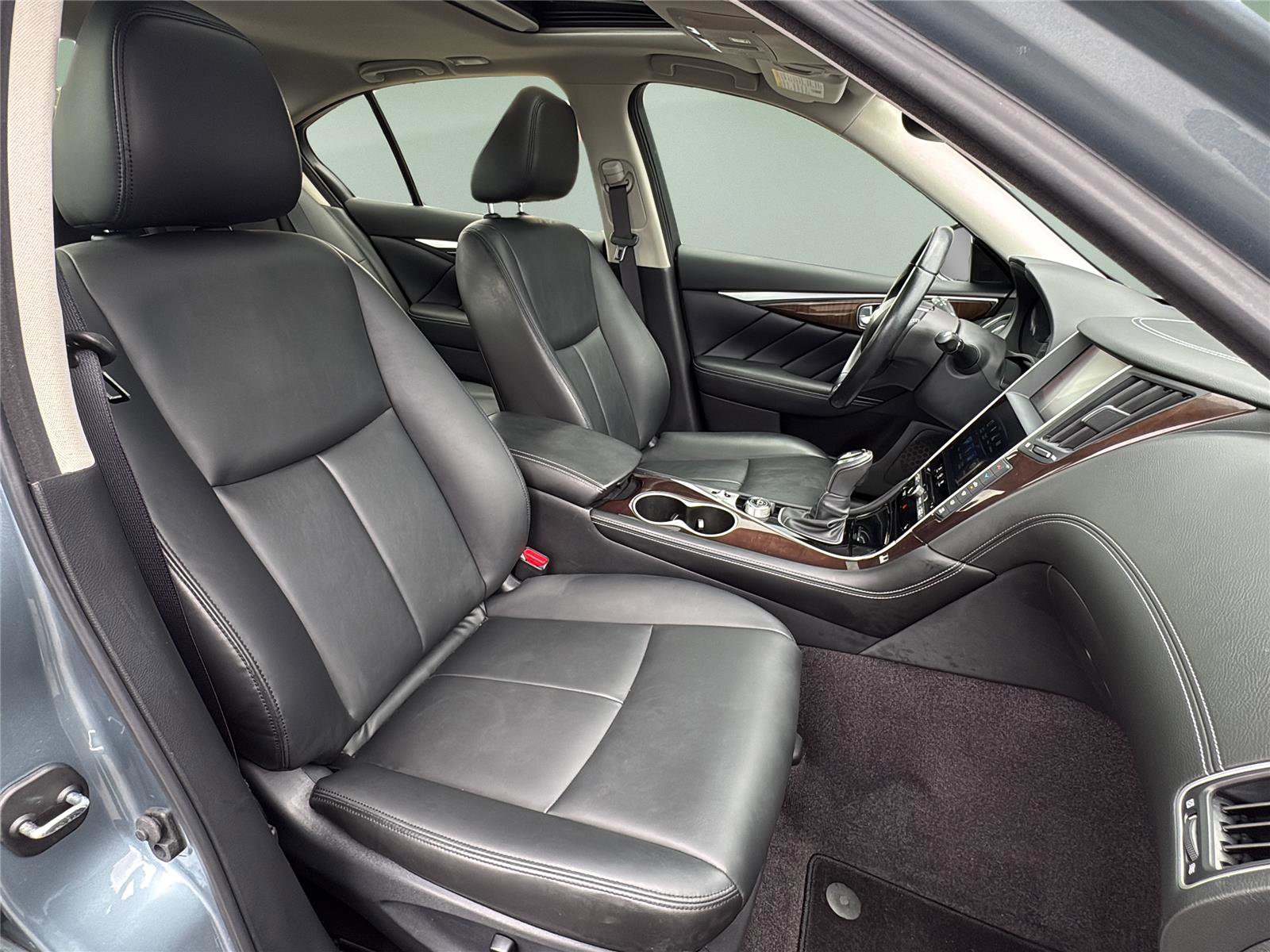 Used 2018 INFINITI Q50 Luxe w/ Essential Package (3.0T Luxe) image 27