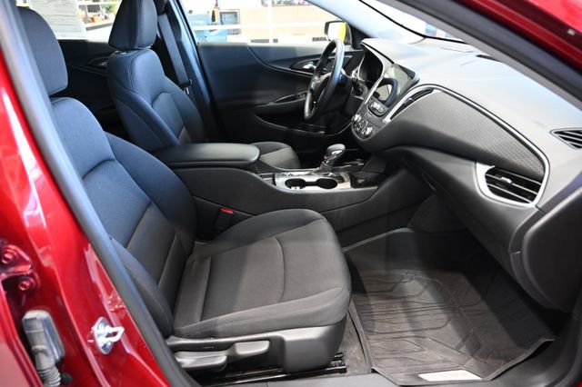 Used 2024 Chevrolet Malibu RS w/ LPO, Floor Liner Package image 10