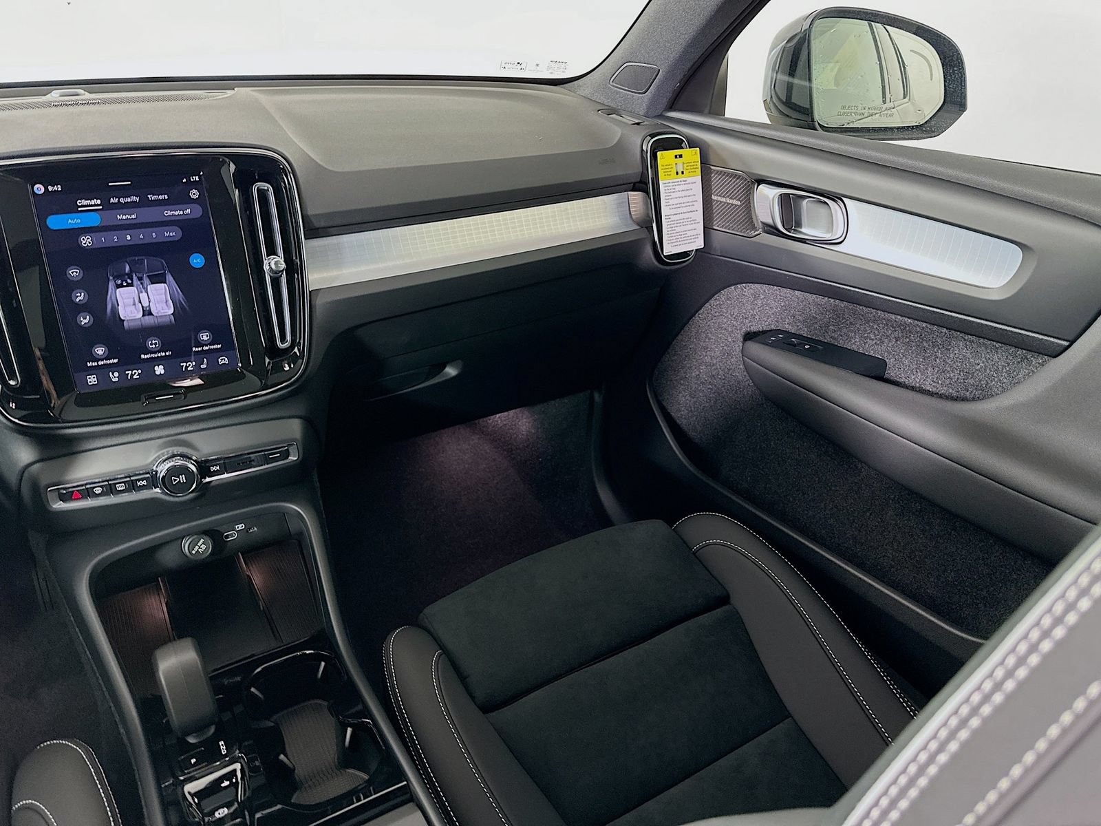 New 2026 Volvo XC40 B5 Ultra w/ Protection Package Premier AWD/4WD image 22