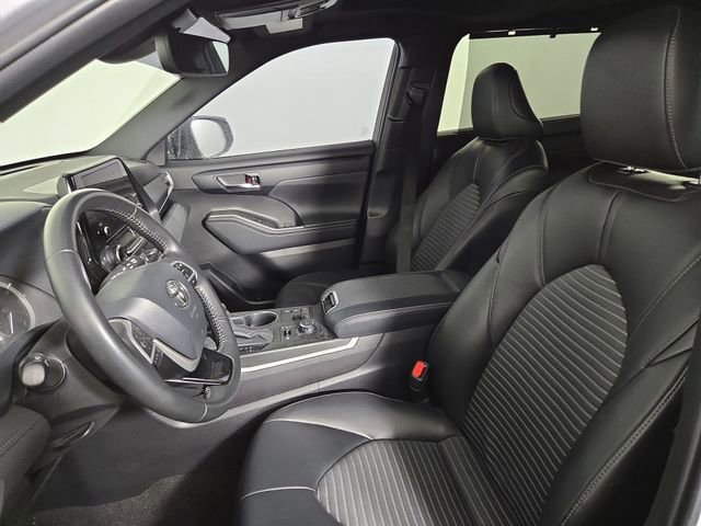Used 2024 Toyota Highlander XSE image 13