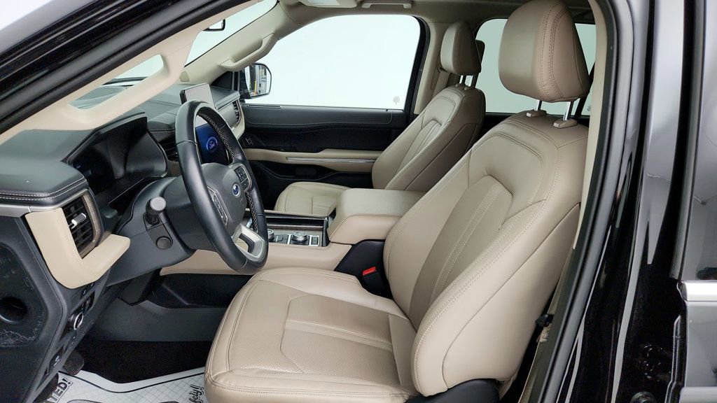 Used 2023 Ford Expedition Limited image 21