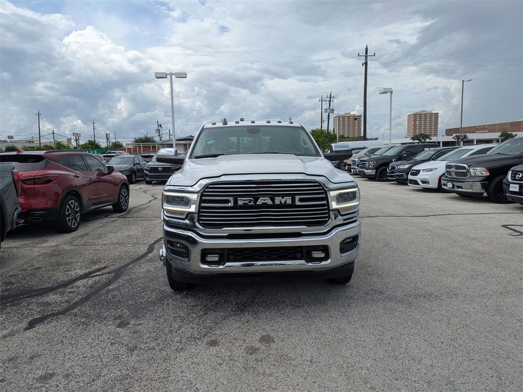 Used 2022 RAM 3500 Laramie w/ Chrome Appearance Group image 9