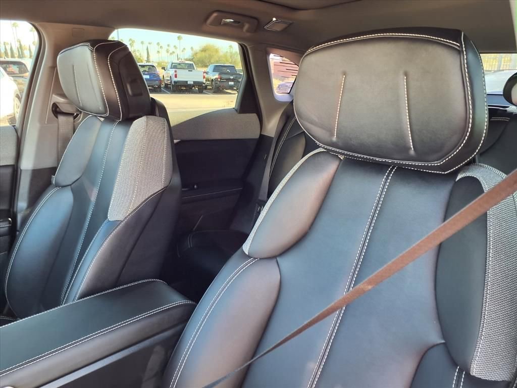 Used 2025 Cadillac Optiq Sport 1 image 27