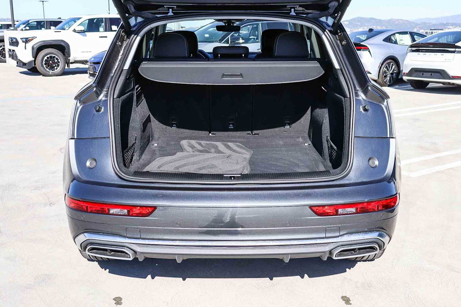 Used 2023 Audi Q5 2.0T Premium w/ Convenience Package image 39