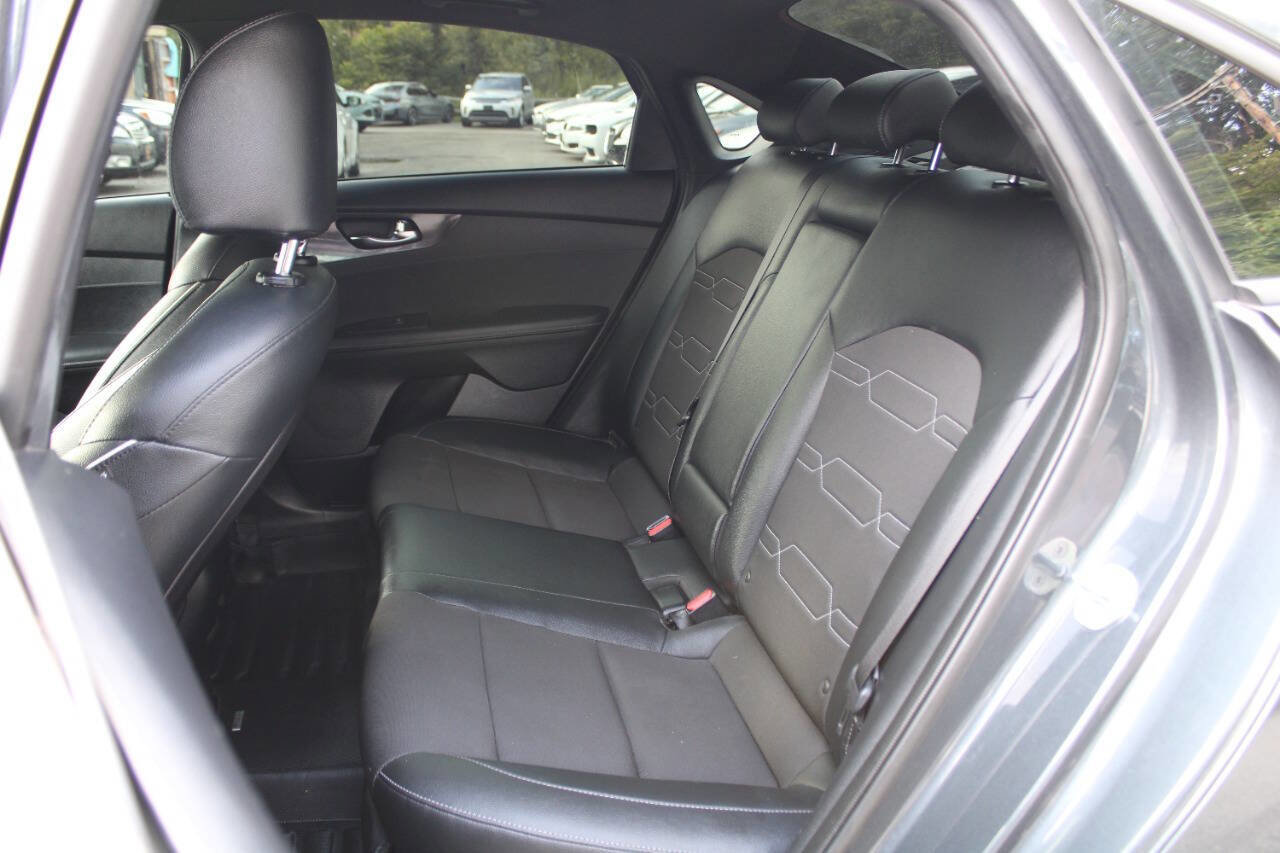 Used 2022 Kia Forte GT-Line w/ GT-Line Premium Package image 28