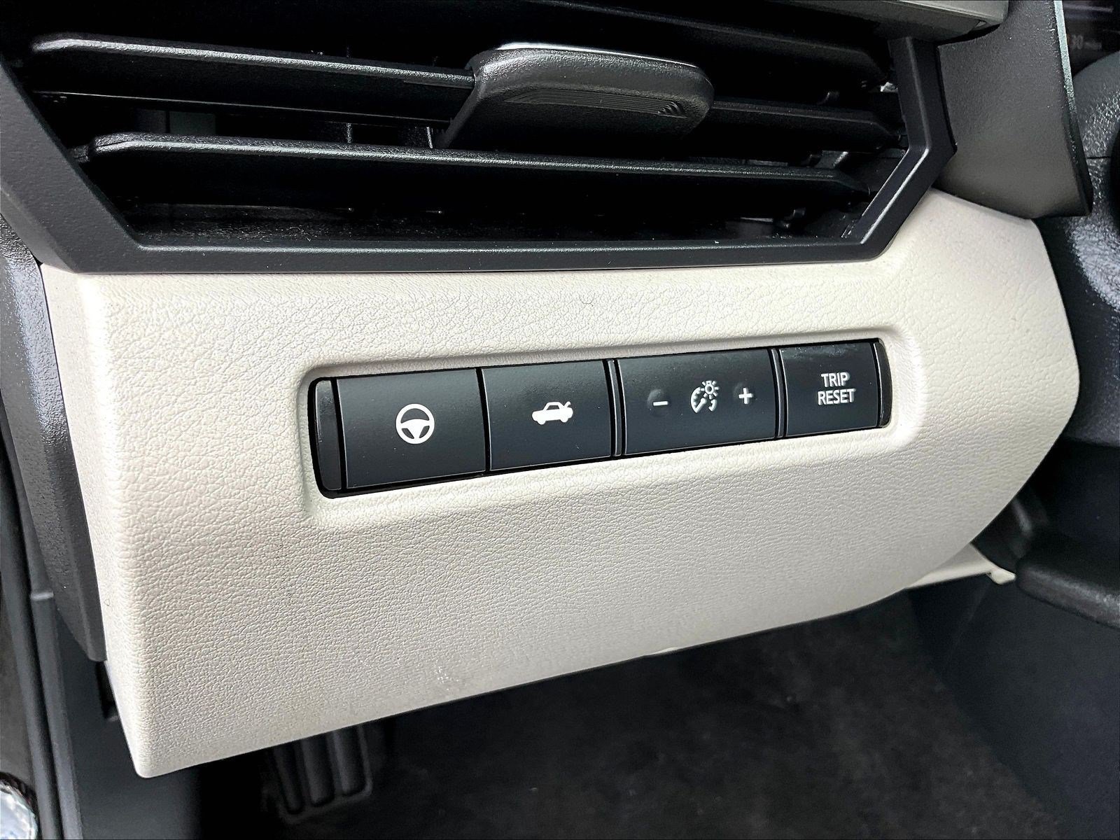 Used 2023 Nissan Altima 2.5 SV w/ SV Premium Package FWD image 38