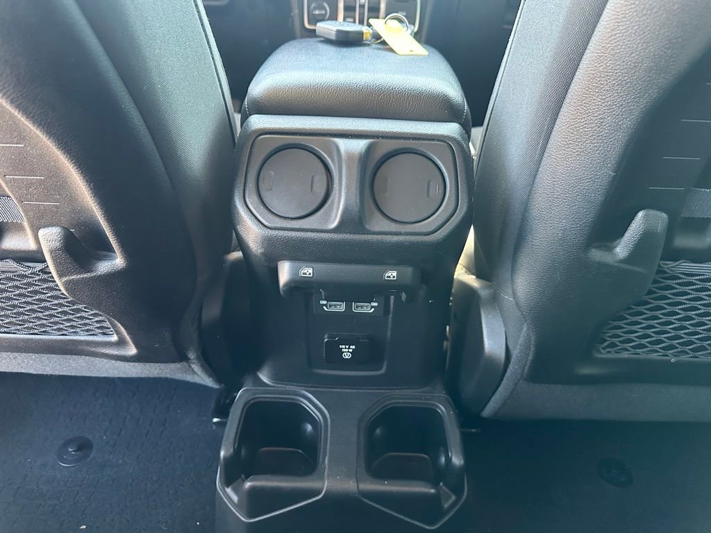 Used 2022 Jeep Wrangler Unlimited Rubicon w/ Cold Weather Group image 24