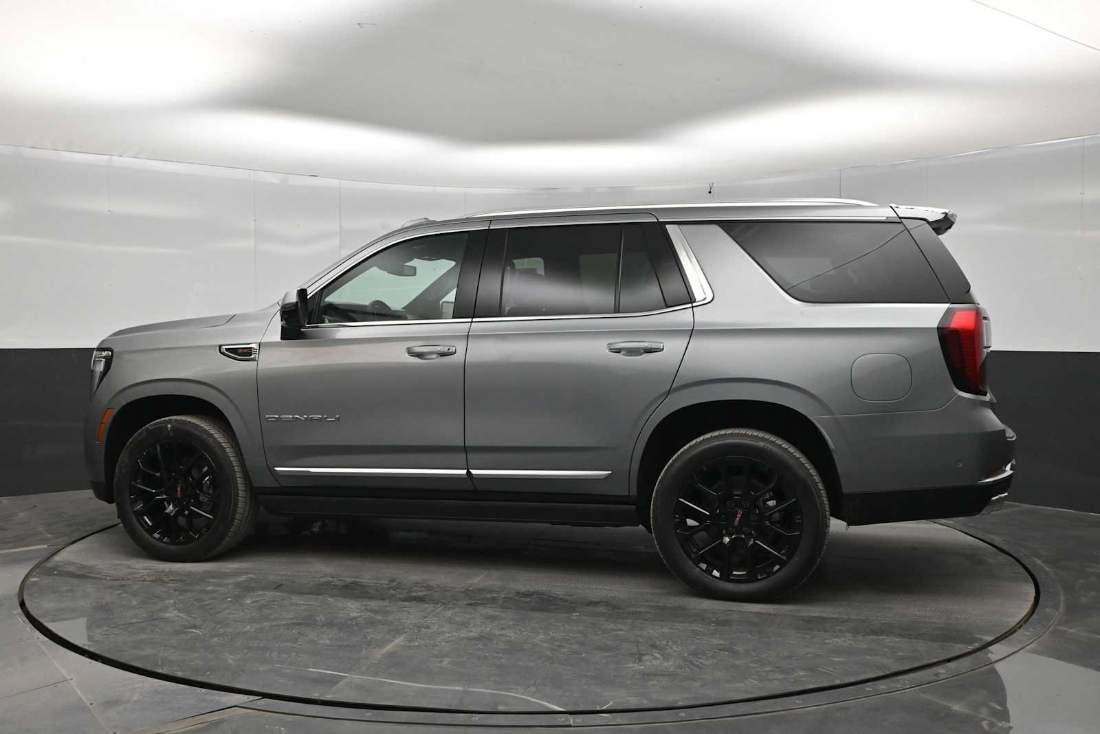 New 2026 GMC Yukon Denali w/ Sun & Power Step Package AWD/4WD image 5
