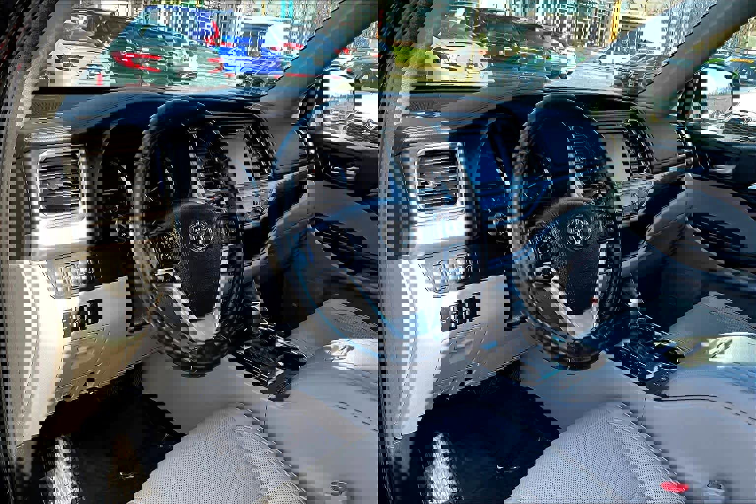 Used 2017 Toyota Highlander Limited Platinum image 17